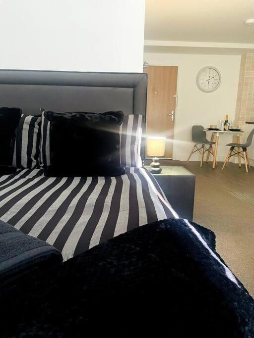 #215 1 Bed Serviced Apartment Derby Eksteriør billede