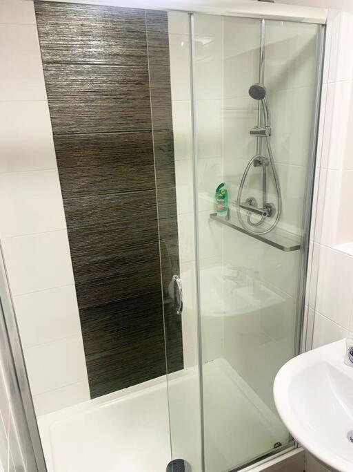 #215 1 Bed Serviced Apartment Derby Eksteriør billede